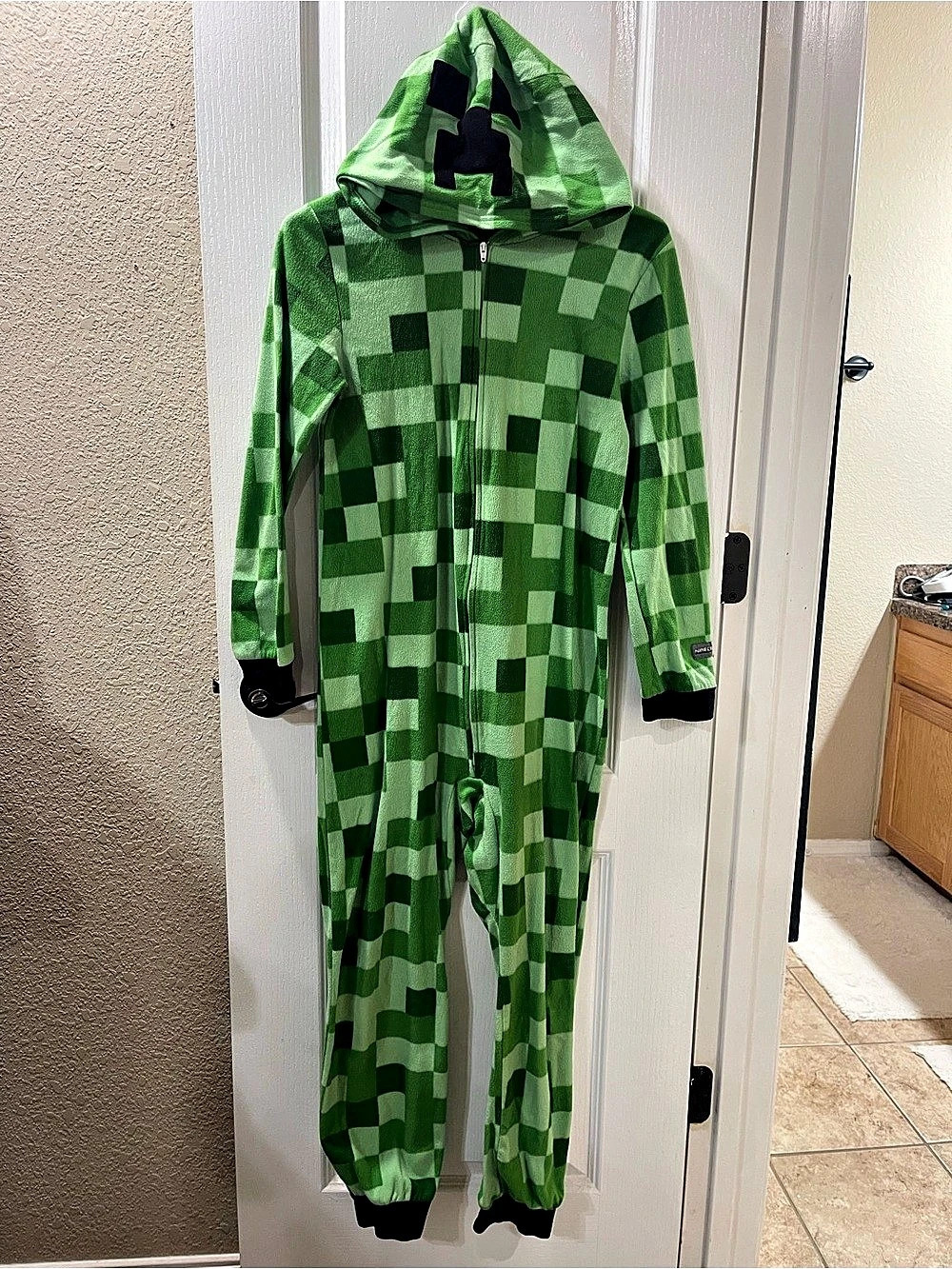 Minecraft Creeper Hooded Fleece Union Suit Green & Black Boys 14/16
